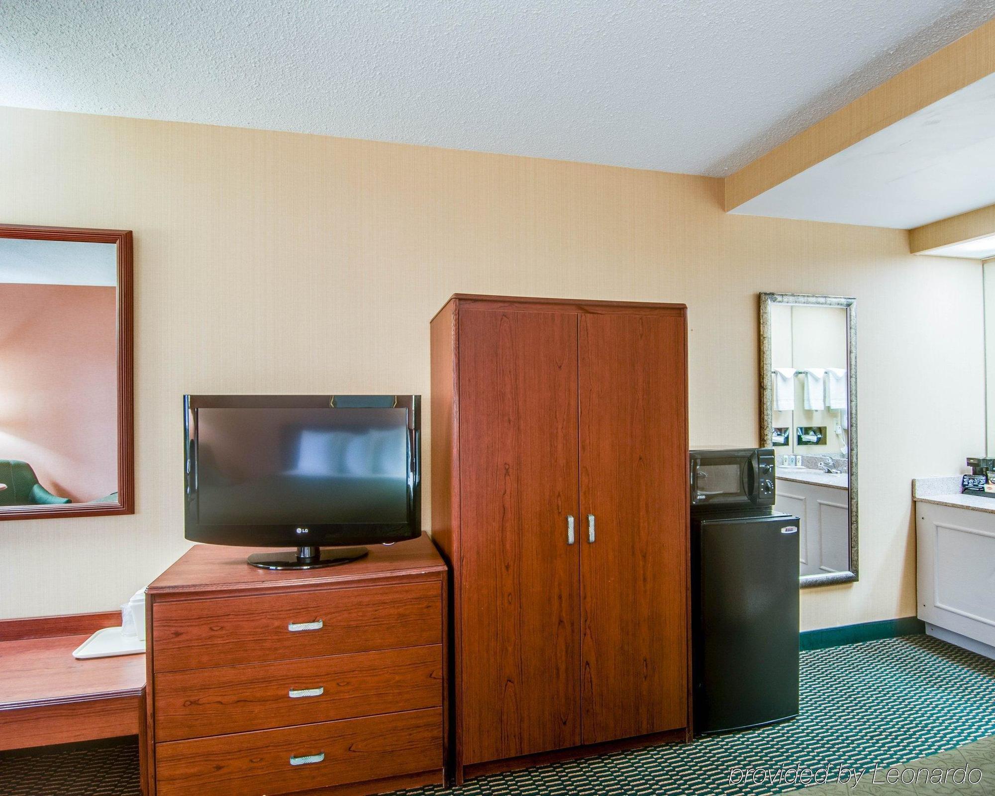 Quality Inn Christiansburg - Blacksburg Bagian luar foto