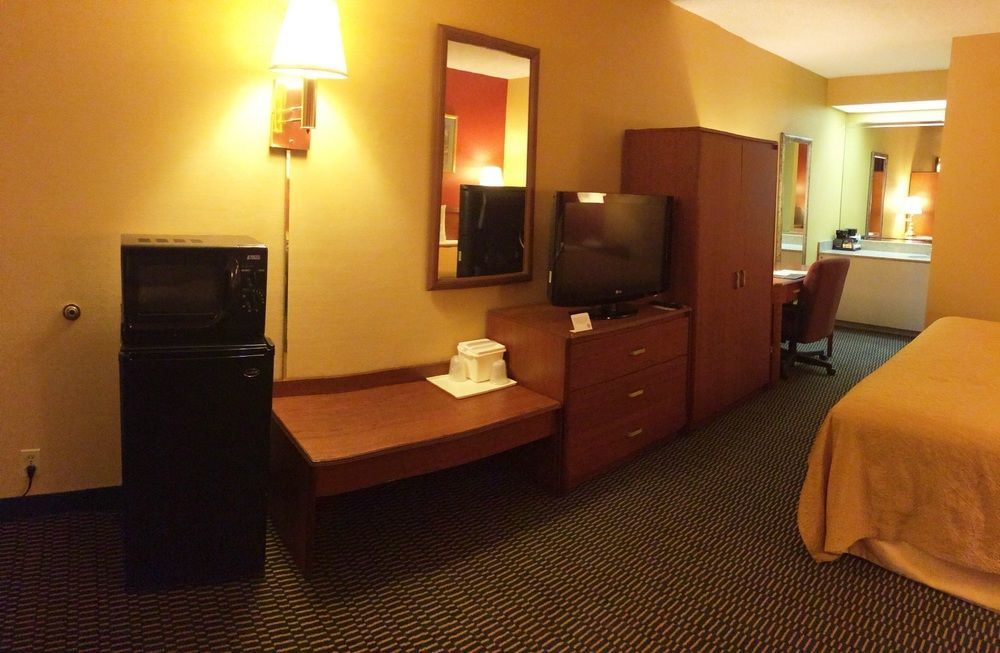 Quality Inn Christiansburg - Blacksburg Bagian luar foto